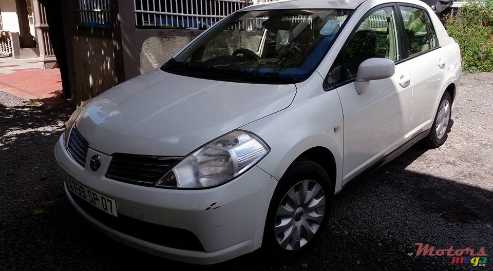 2007' Nissan Tiida photo #2