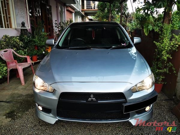 2011' Mitsubishi Lancer Evolution EX 1.5 GLS photo #2