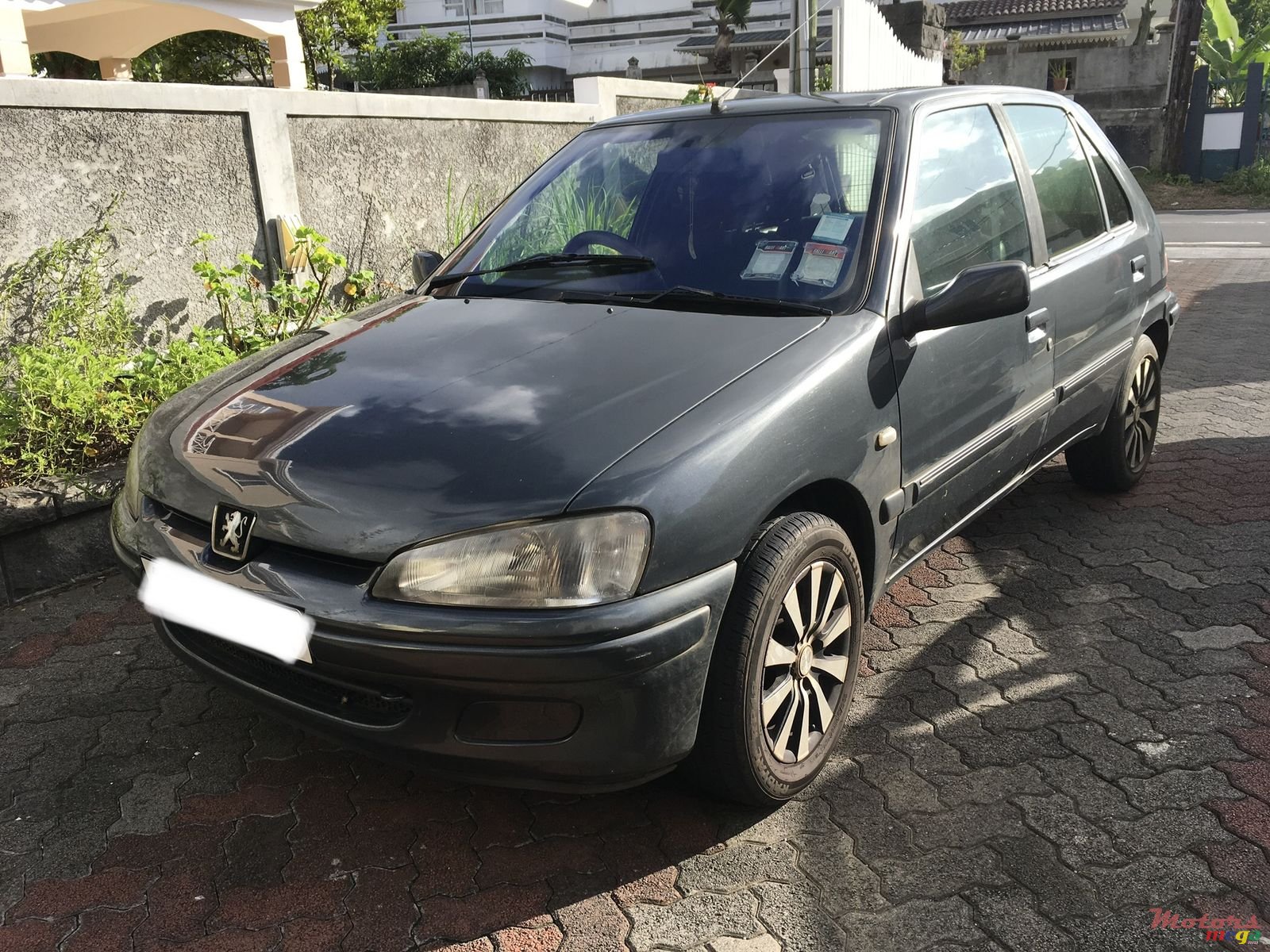 2001' Peugeot 106 photo #2
