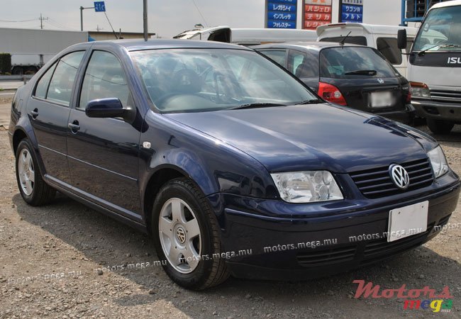 2002' Volkswagen Jetta photo #1