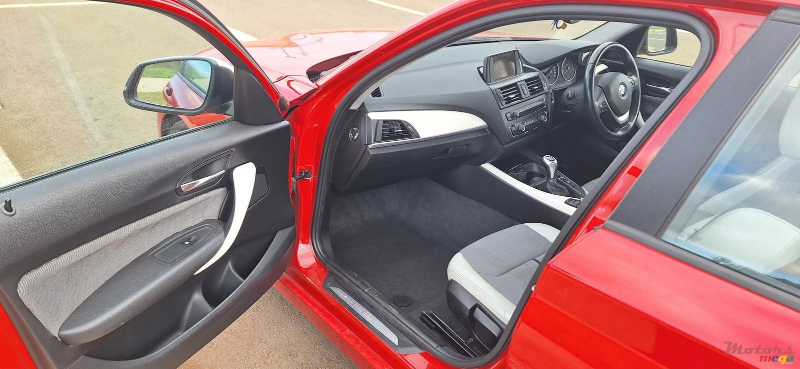 2013' BMW 116 photo #5