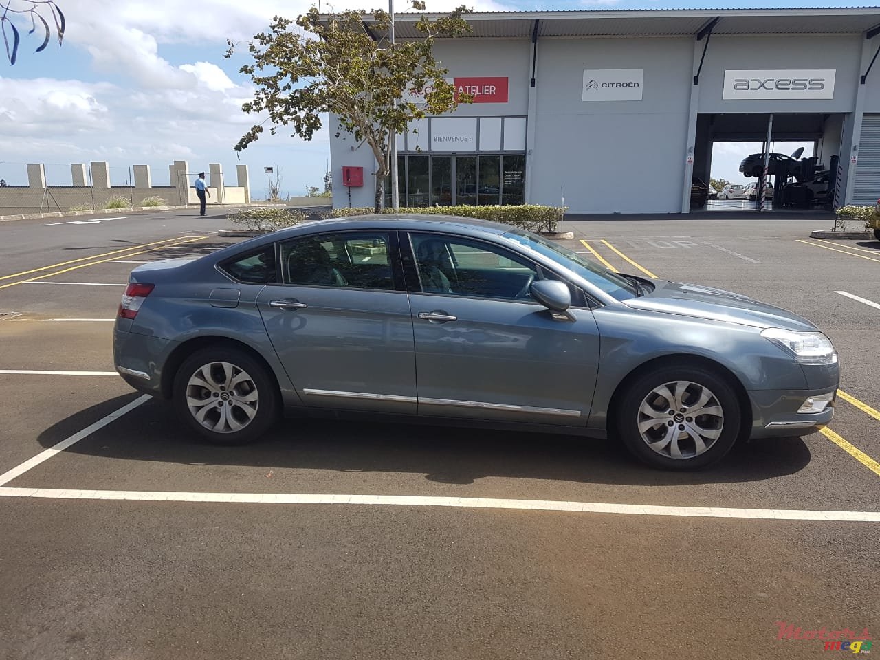 2013' Citroen C5 photo #2