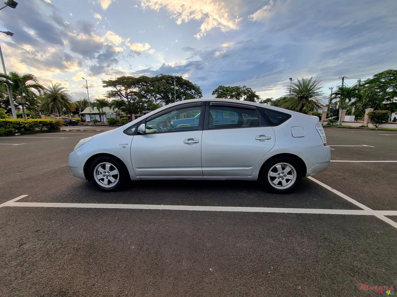 2009' Toyota Prius photo #1