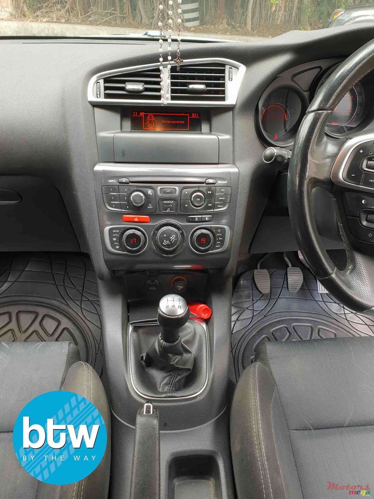 2013' Citroen C4 photo #6