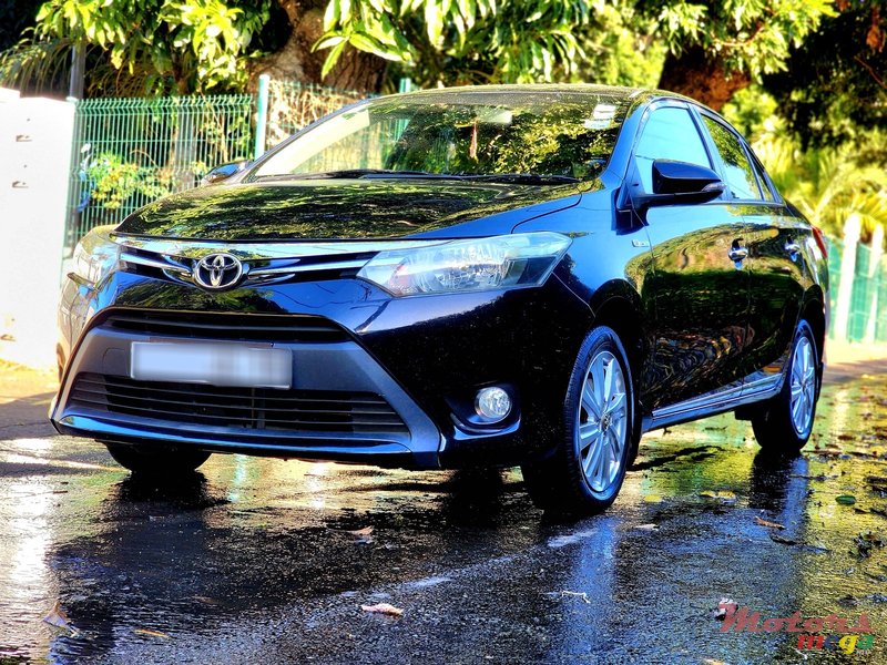 2016' Toyota Yaris G version photo #2