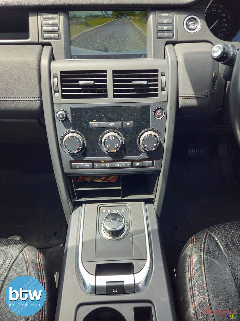 2019' Land Rover Discovery SPORT photo #7