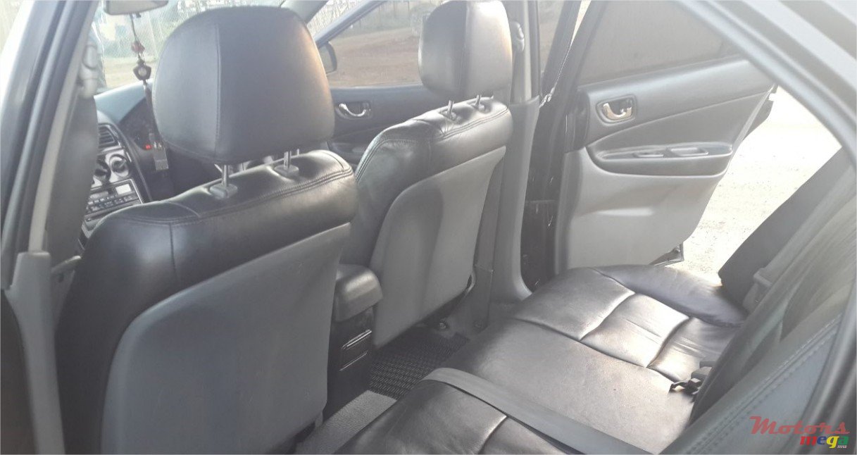 2005' Mitsubishi Galant Super Saloon photo #3