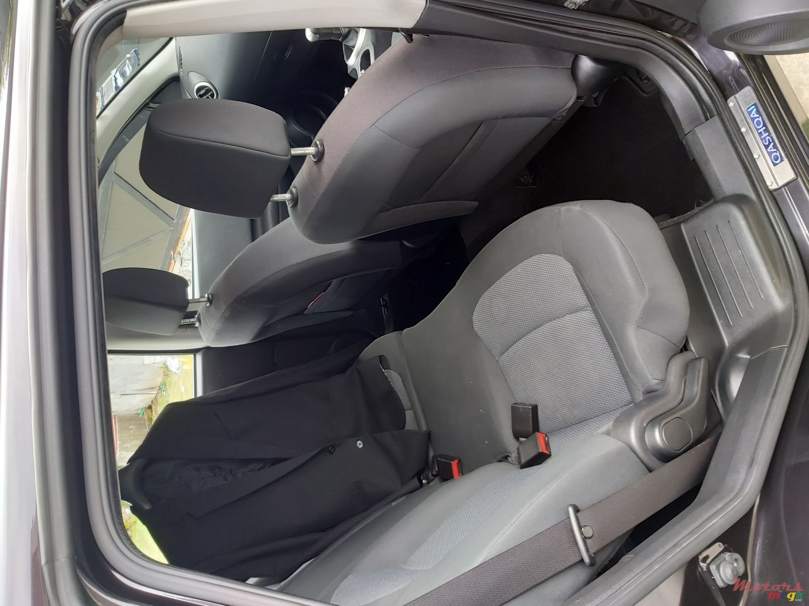 2012' Nissan Qashqai+2 photo #1