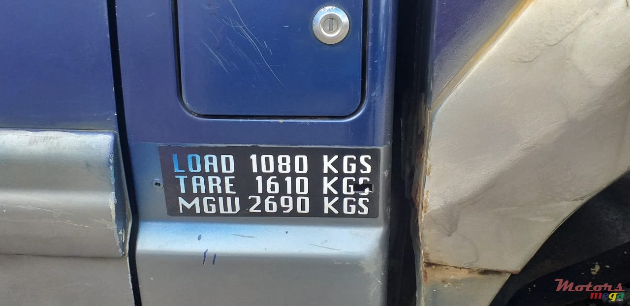 1998' Mitsubishi Starion photo #6