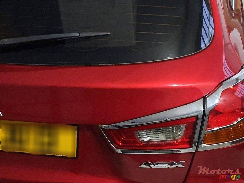 2013' Mitsubishi ASX photo #3