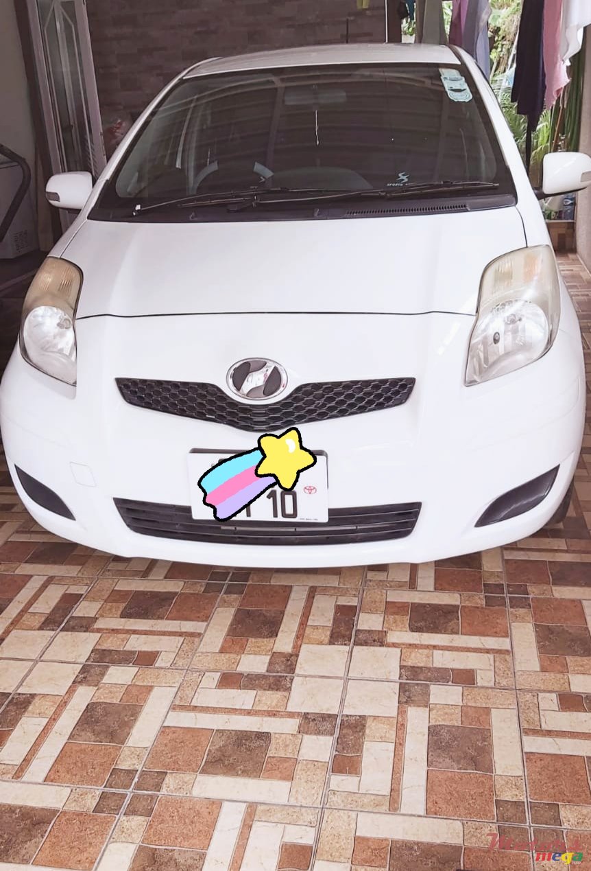 2010' Toyota Vitz photo #1