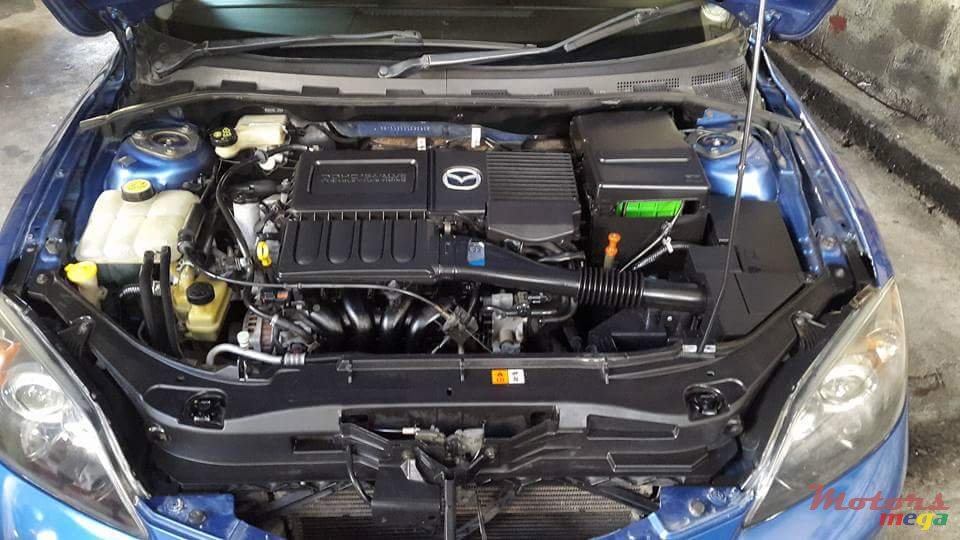 2004' Mazda photo #7