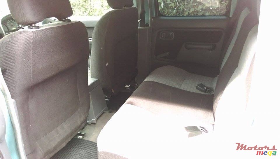 2006' Nissan Hardbody 2X4 photo #4