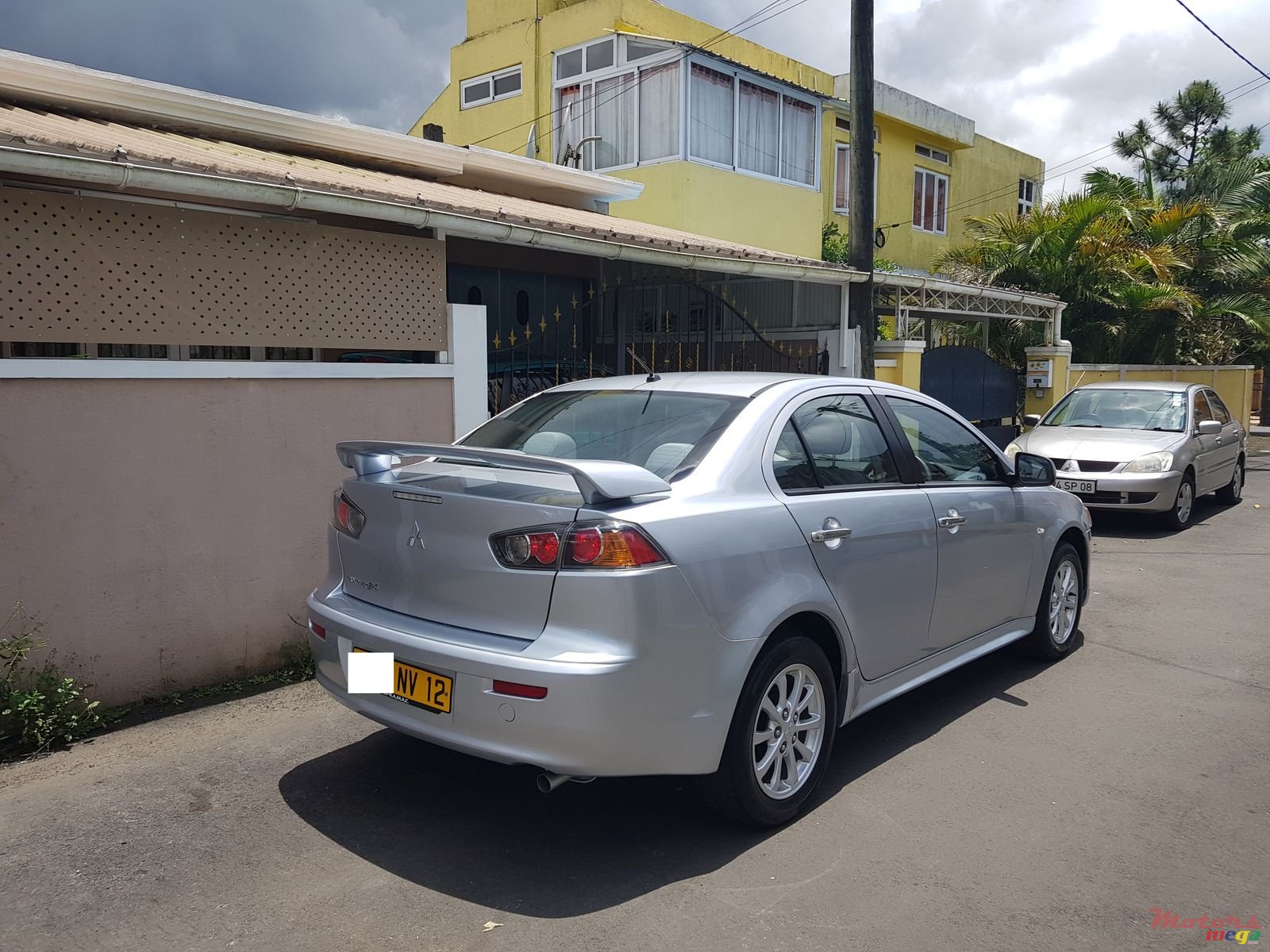 2012' Mitsubishi Lancer X photo #3