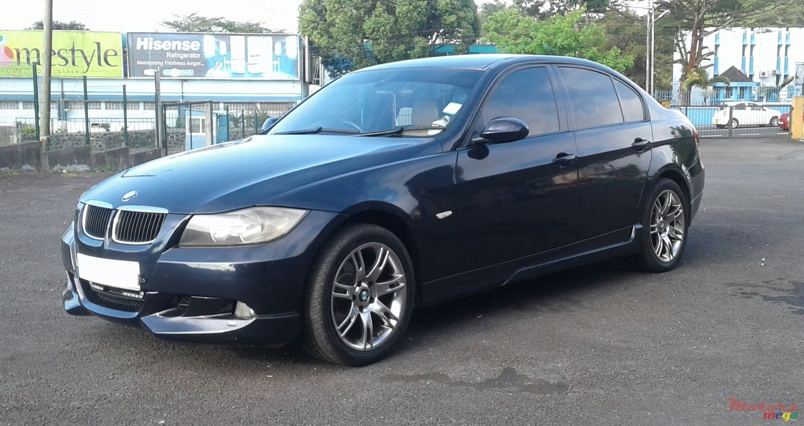 2005' BMW 3 Series Sedan 320i photo #3