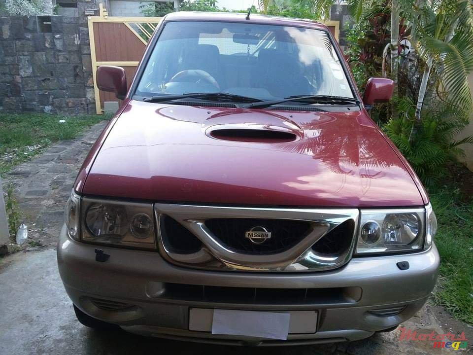 2001' Nissan Terrano photo #2