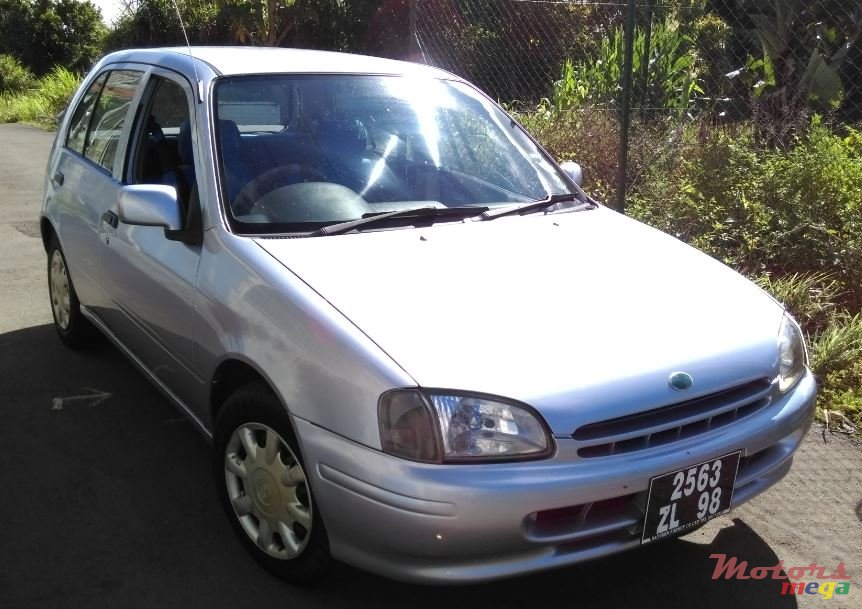 1998' Toyota Starlet photo #3