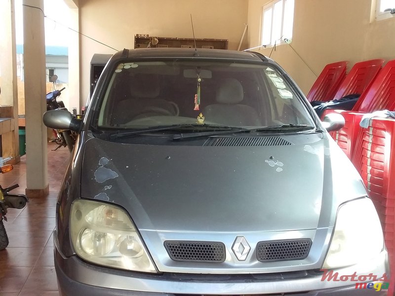 2002' Renault Scenic photo #1