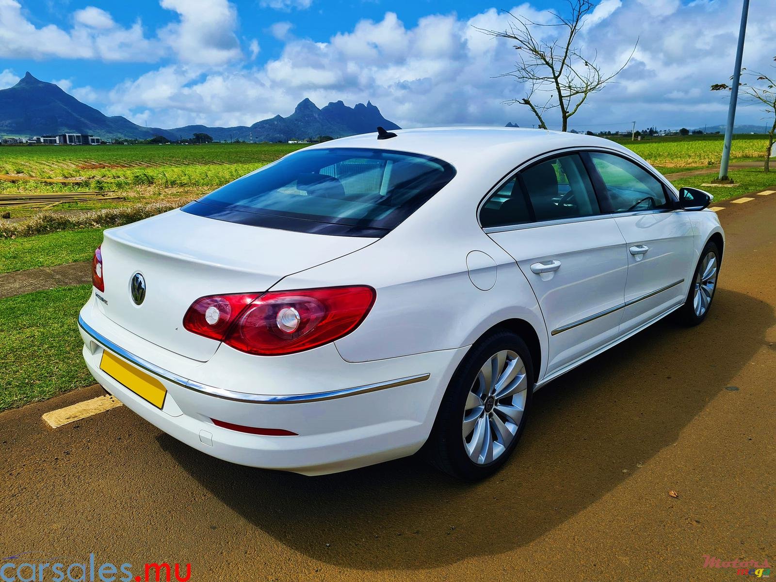 2010' Volkswagen Passat CC photo #4