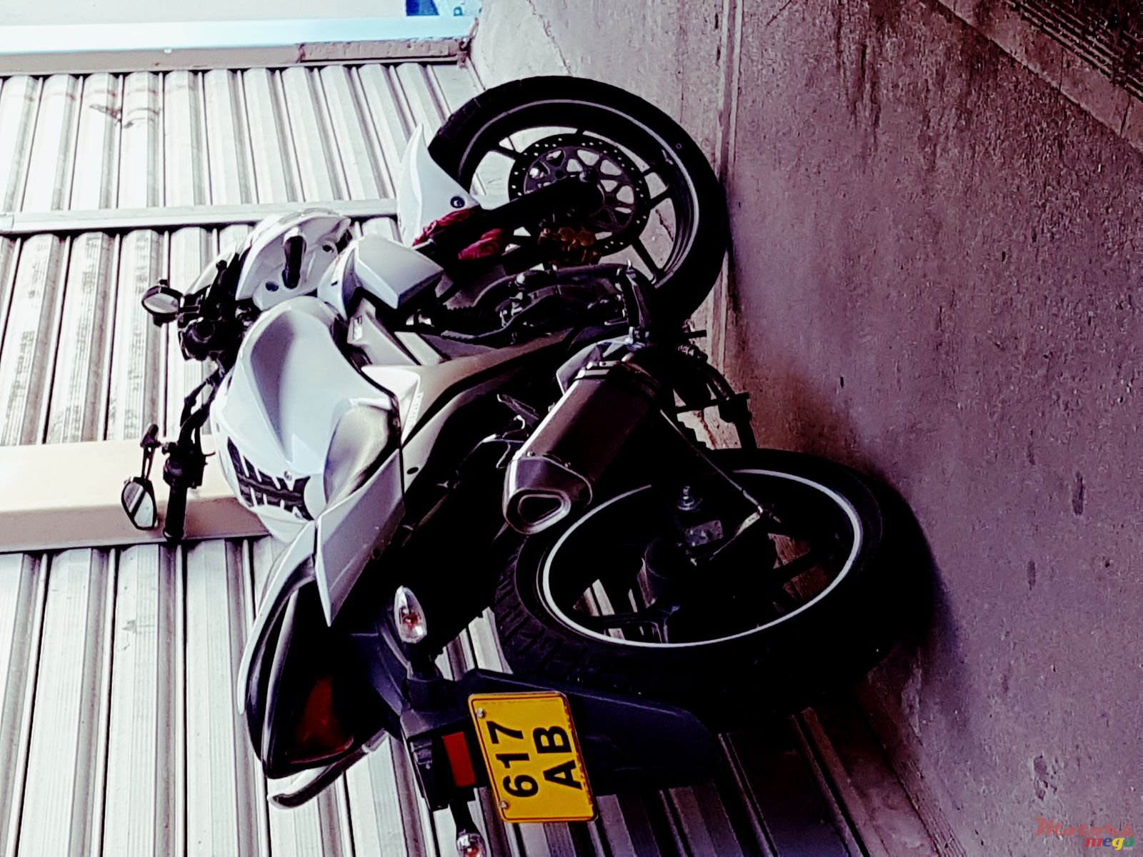 2016' Suzuki Gixxer photo #2