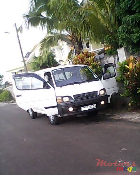 2003' Toyota HiAce 15 places photo #1