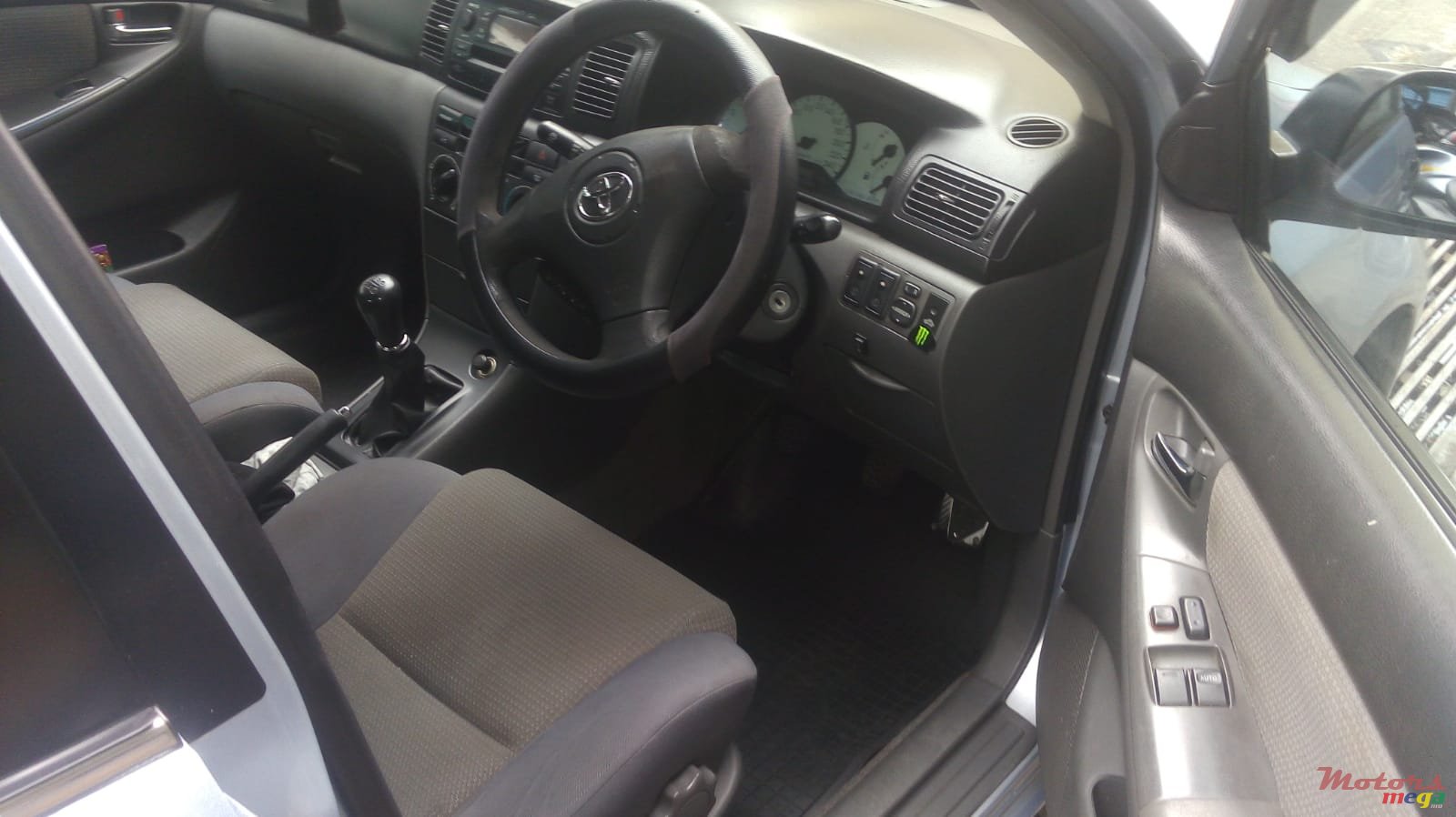 2005' Toyota Corolla photo #7