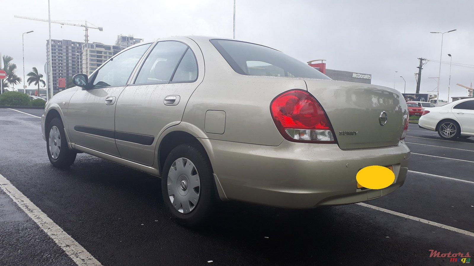 2011' Nissan Sunny photo #2