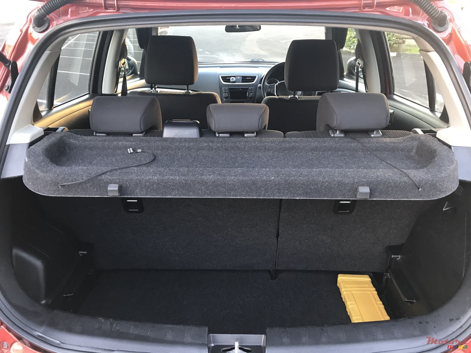 2015' Suzuki Swift photo #6