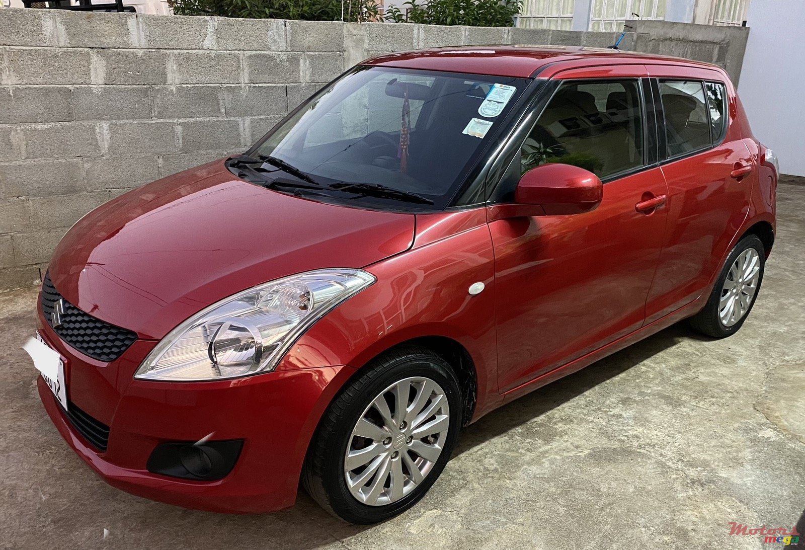 2012' Suzuki Swift photo #3