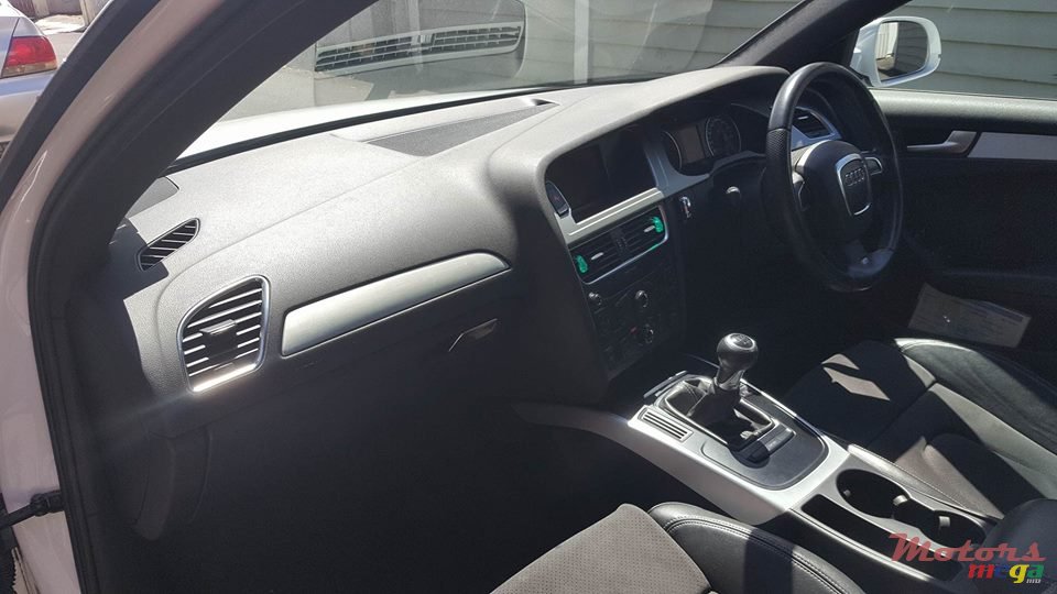 2010' Audi A4 S-Line Package photo #7