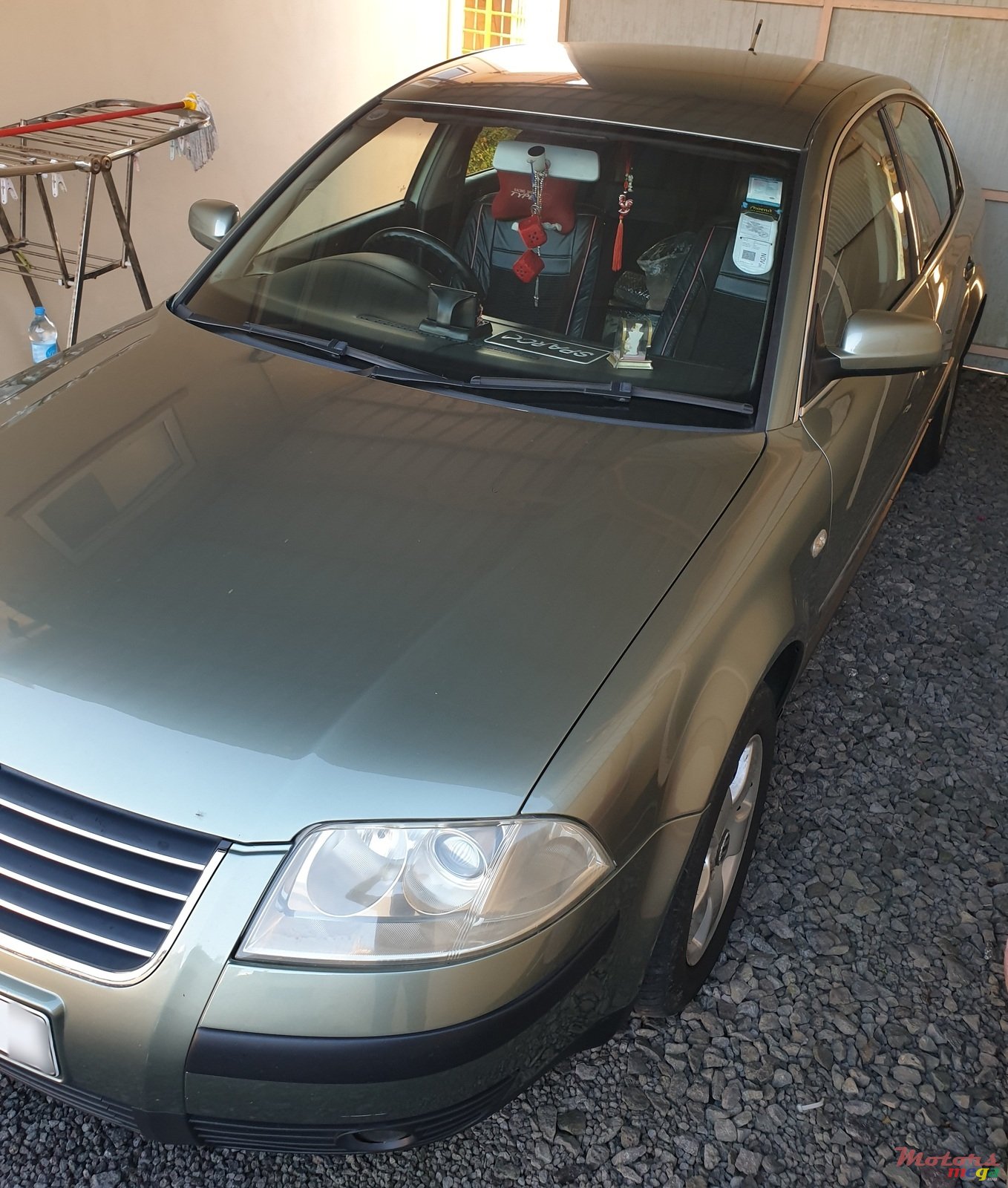 2002' Volkswagen Passat photo #3