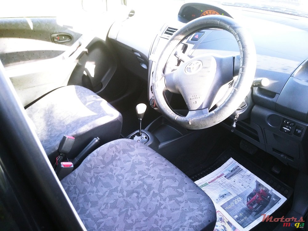 2010' Toyota Vitz photo #5