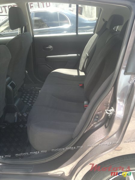 2007' Nissan Tiida HATCHBACK photo #4