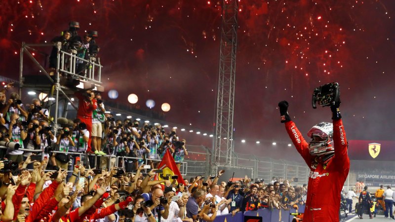 Sebastian Vettel wins the Singapore Grand Prix in Ferrari 1-2