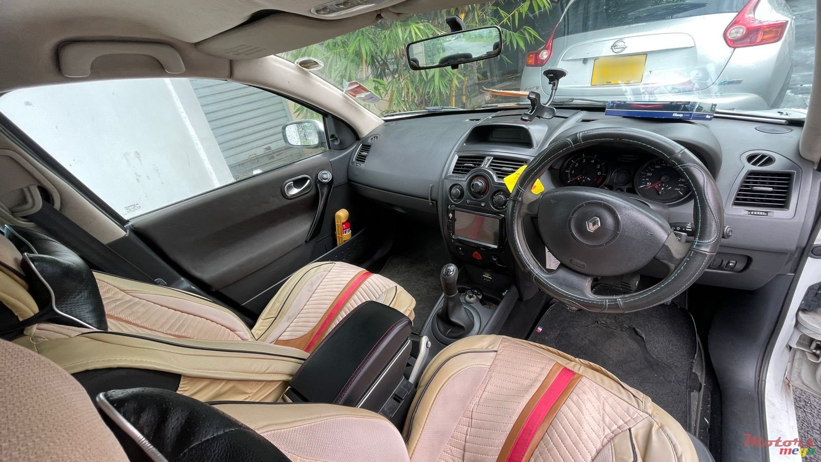 2006' Renault Megane II 1.4L photo #3