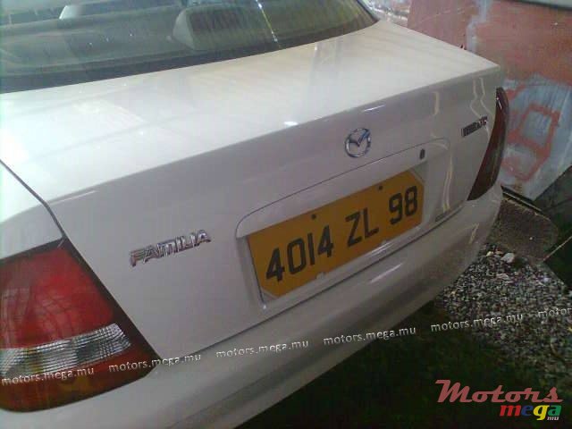 1998' Mazda 323 familial photo #5