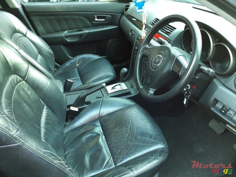 2005' Mazda 3 Nil photo #7