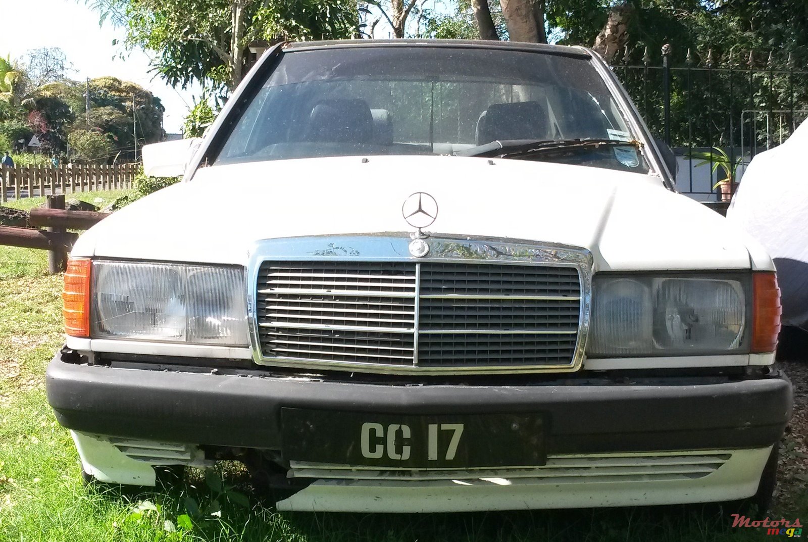 1992' Mercedes-Benz 190 photo #1