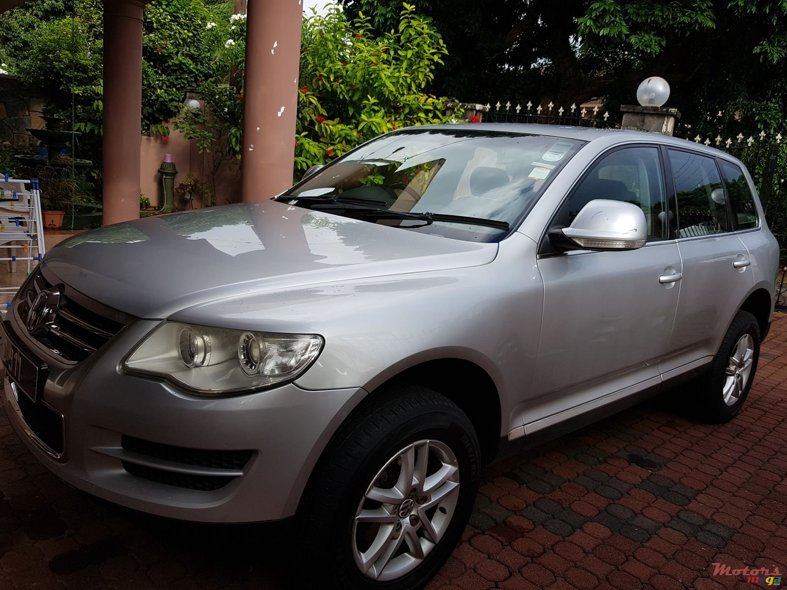 2008' Volkswagen Touareg photo #1