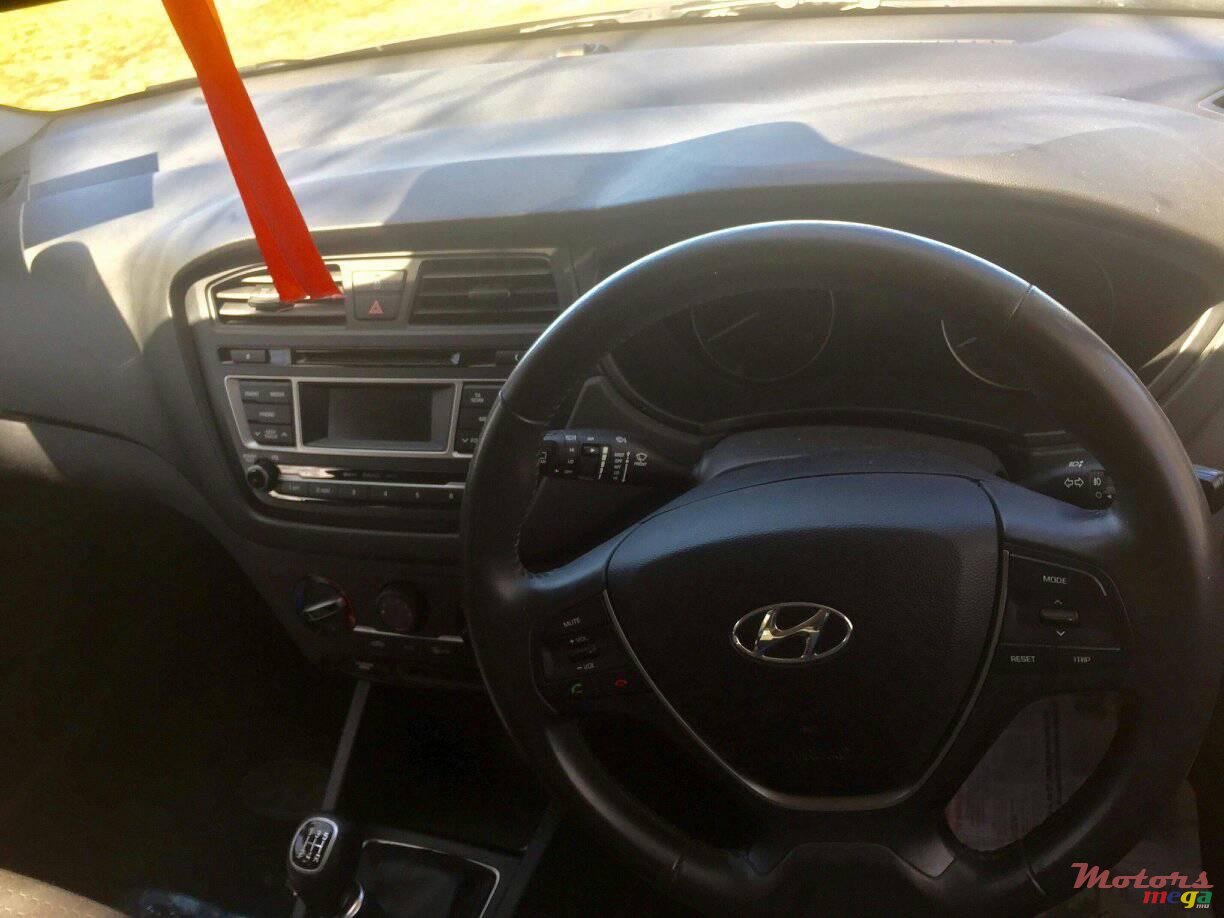 2017' Hyundai i20 photo #6