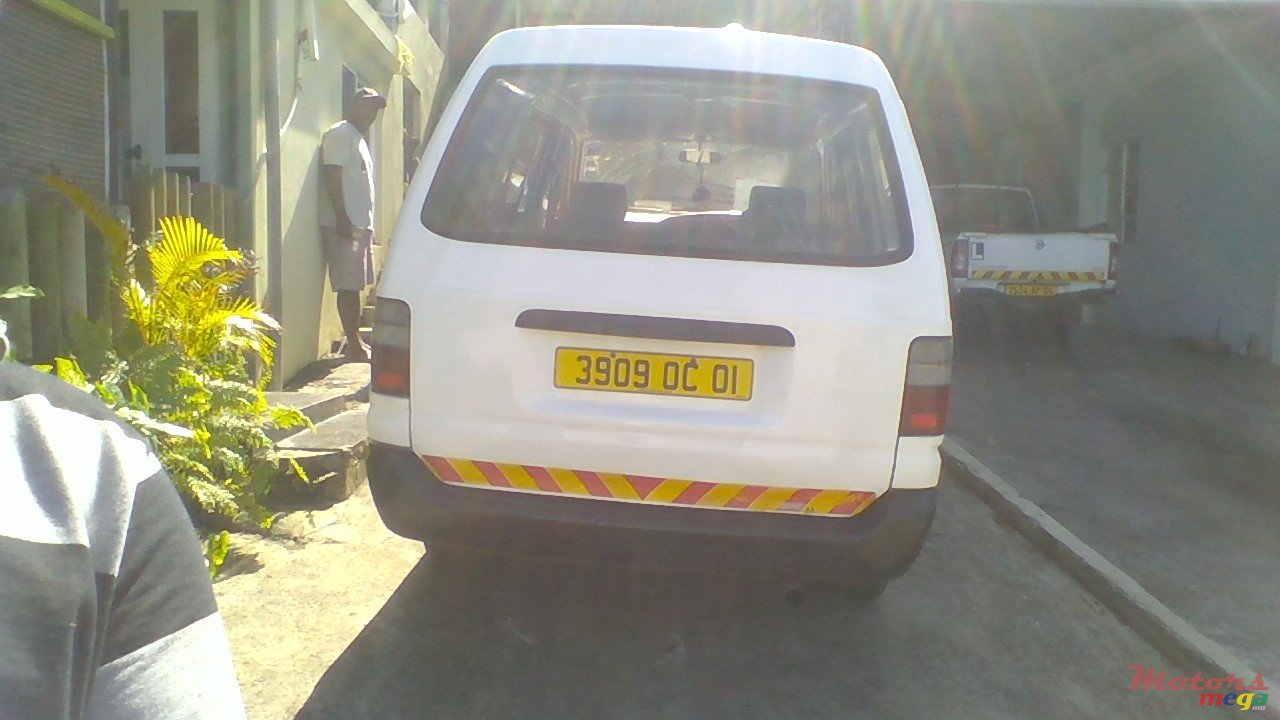 2001' Toyota Condor photo #3