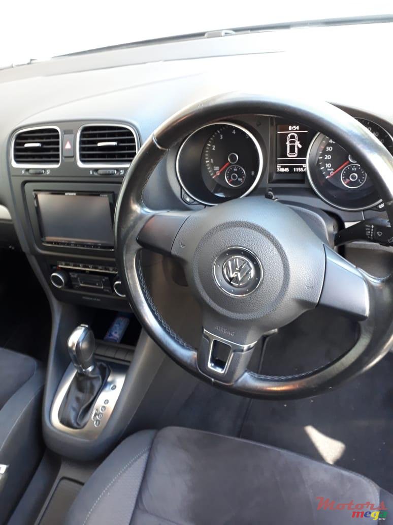 2011' Volkswagen Golf VI photo #3