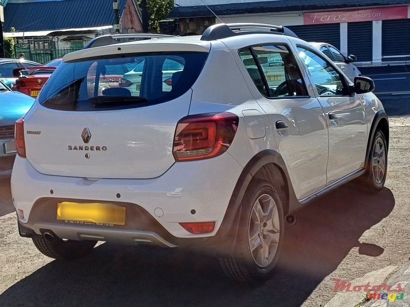 2019' Renault Sandero StepWay photo #4