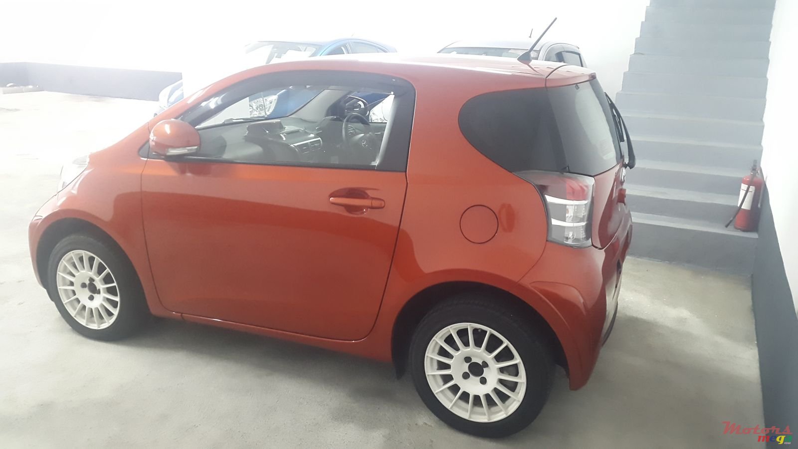 2012' Toyota iQ photo #2