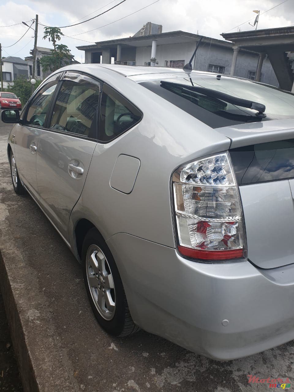 2012' Toyota Prius photo #5