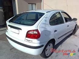 2001' Renault Megane photo #2