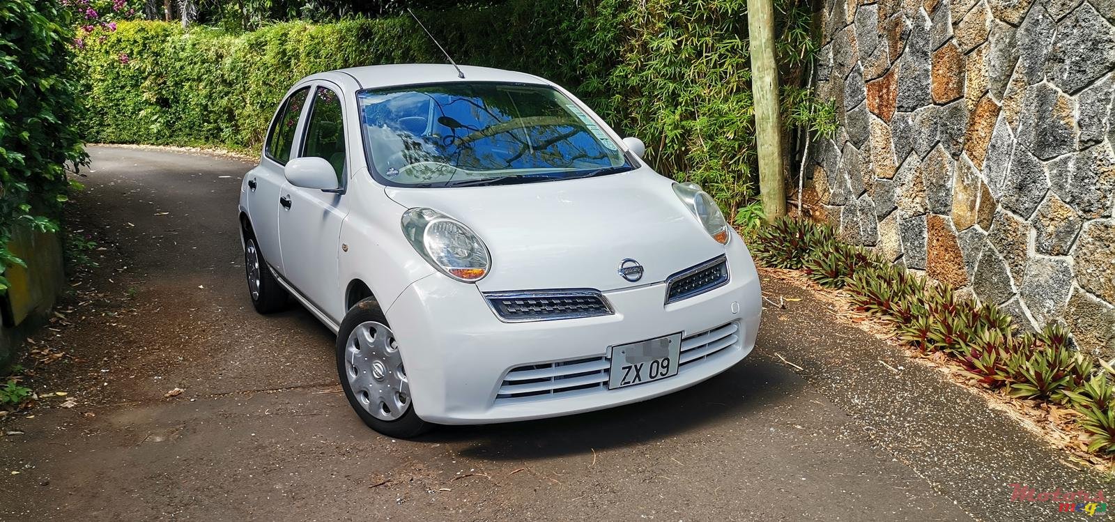 2009' Nissan March photo #1