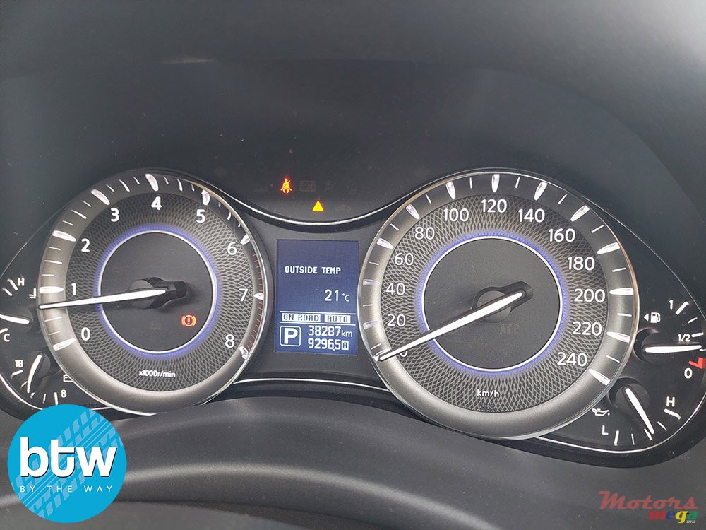 2020' Infiniti QX80 photo #7