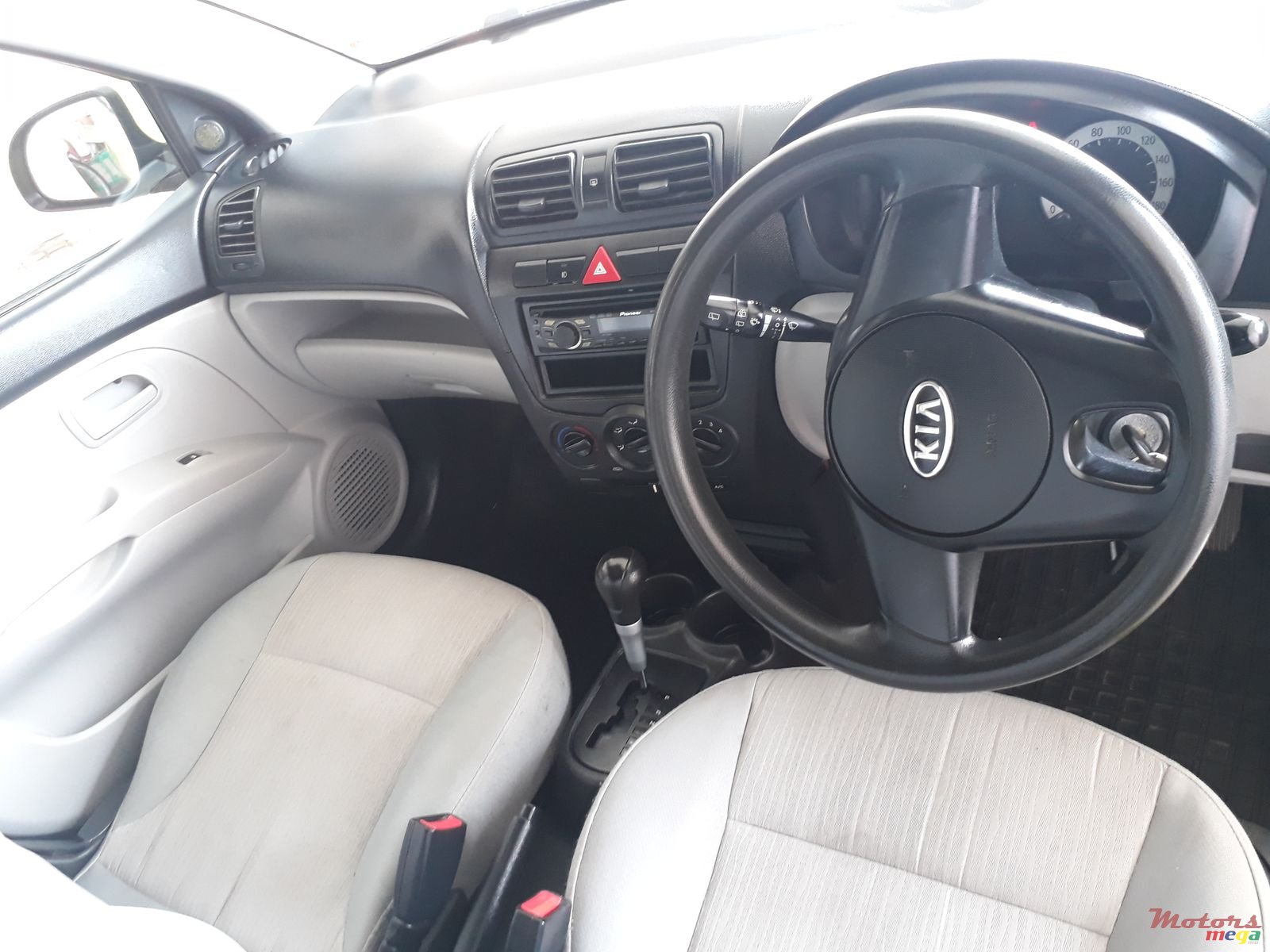 2011' Kia Picanto photo #6