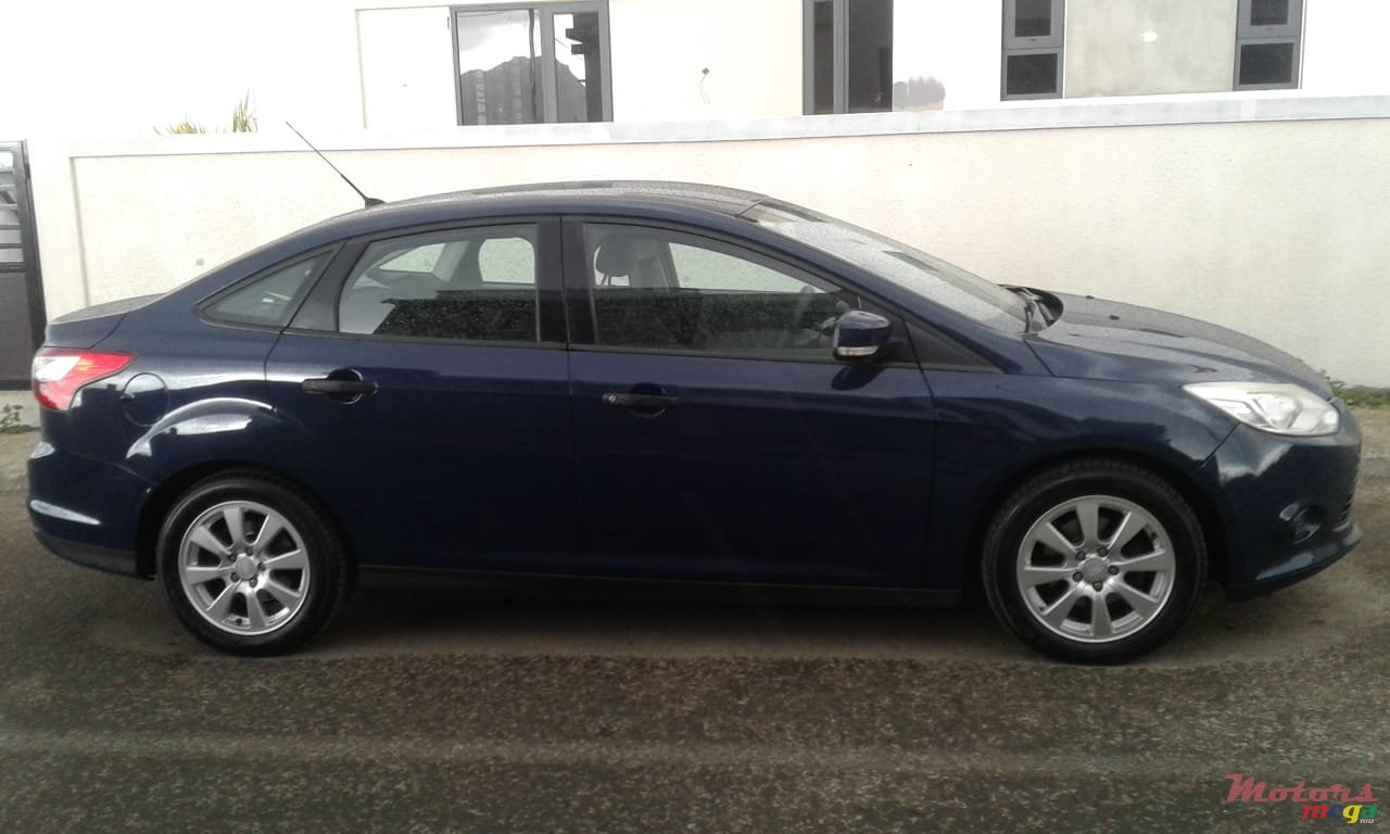 2012' Ford Focus photo #4